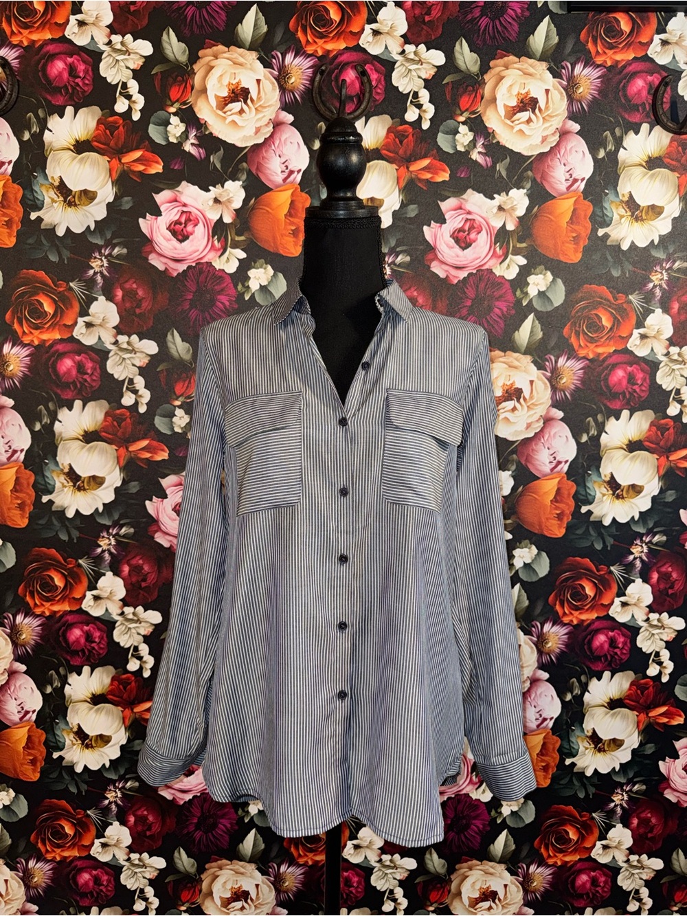 Express Women’s Blue & White Pinstripe City Shirt Button-Down, Small, NWT